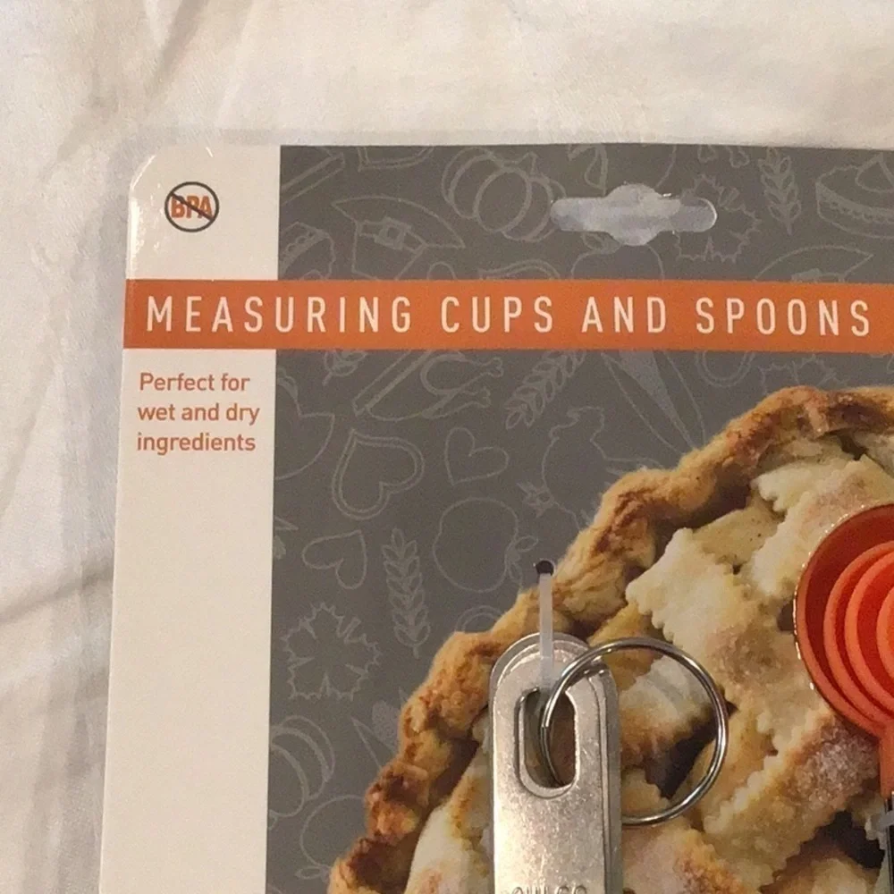 NWT Fresh Fare Measuring Cups and Spoons